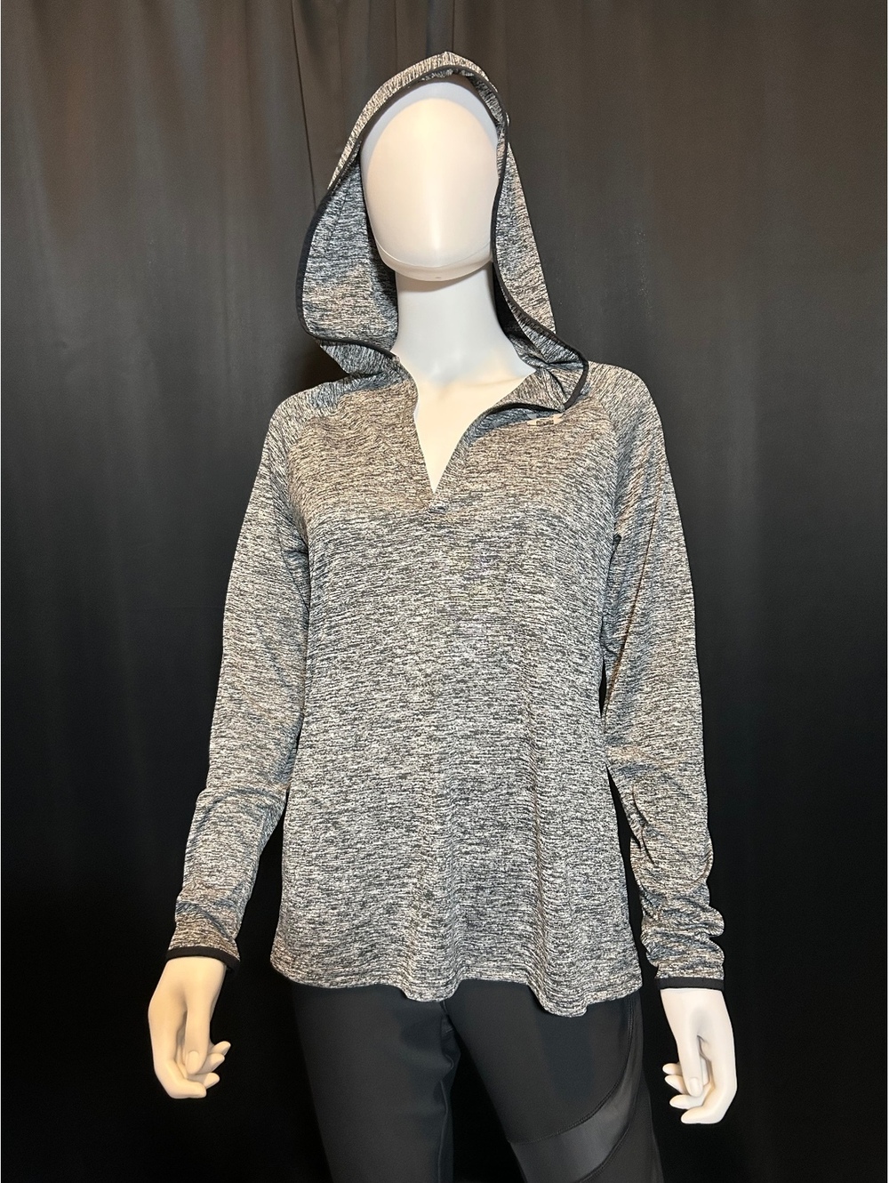 Under Amour heat gear pullover - Picture 2 of 5